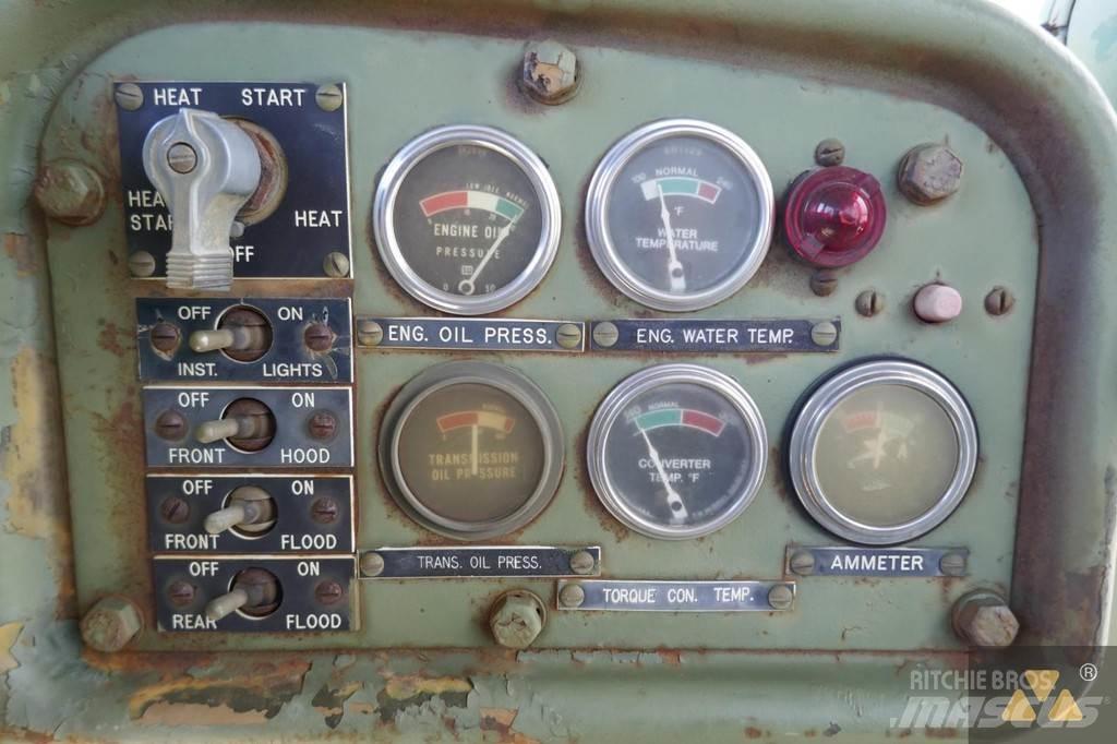 CAT D7F Ex-army Гусеничні бульдозери