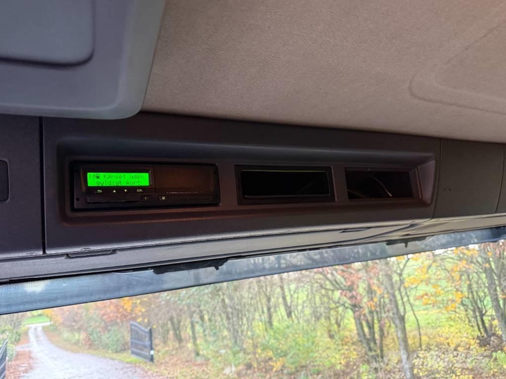 Scania P450 8x2/4 Контейнеровози