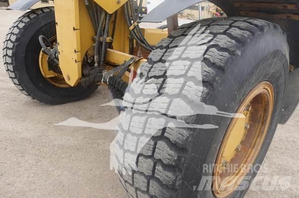 CAT 140M AWD Грейдери