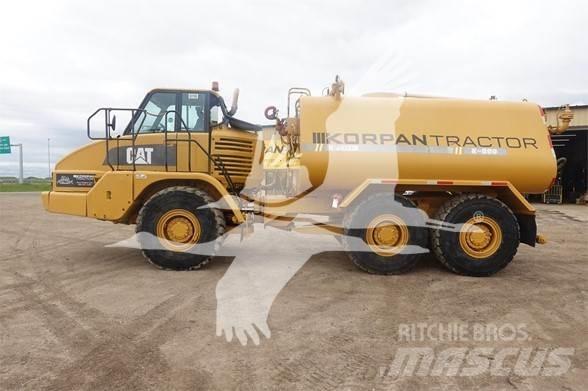 CAT 730 Поливальні машини