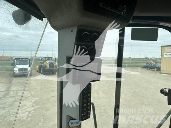 CAT 966M Фронтальні навантажувачі