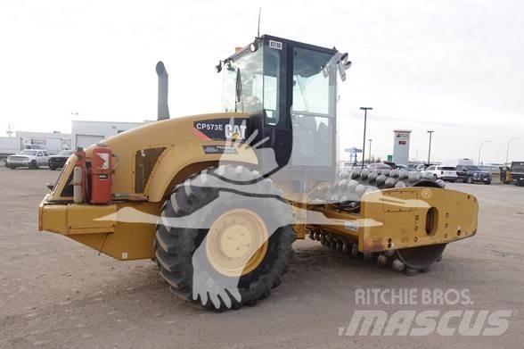 CAT CP-573E Грунтові котки