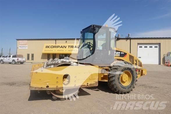 CAT CP64 Грунтові котки