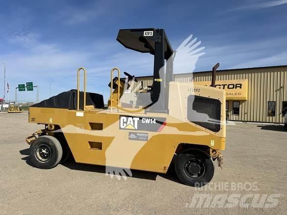 CAT CW14 Пневматичні катки