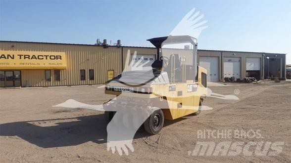 CAT PS-150C Пневматичні катки