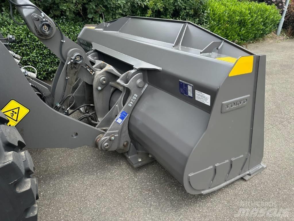 Volvo L 90 H Фронтальні навантажувачі