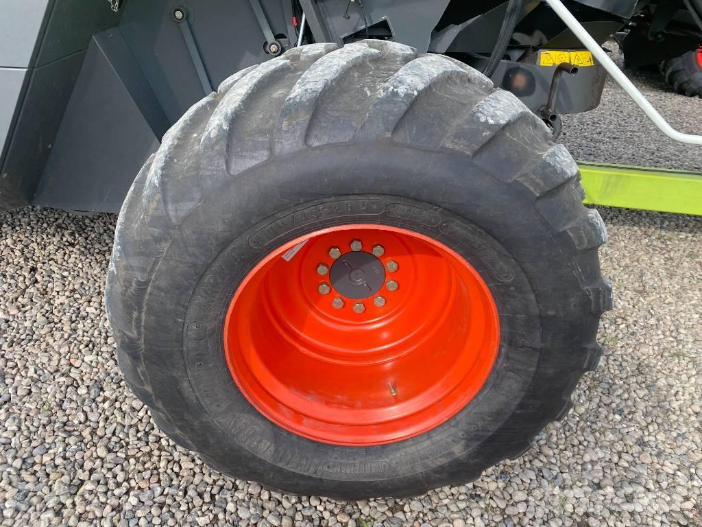 CLAAS LEXION 600 Зернозбиральні комбайни