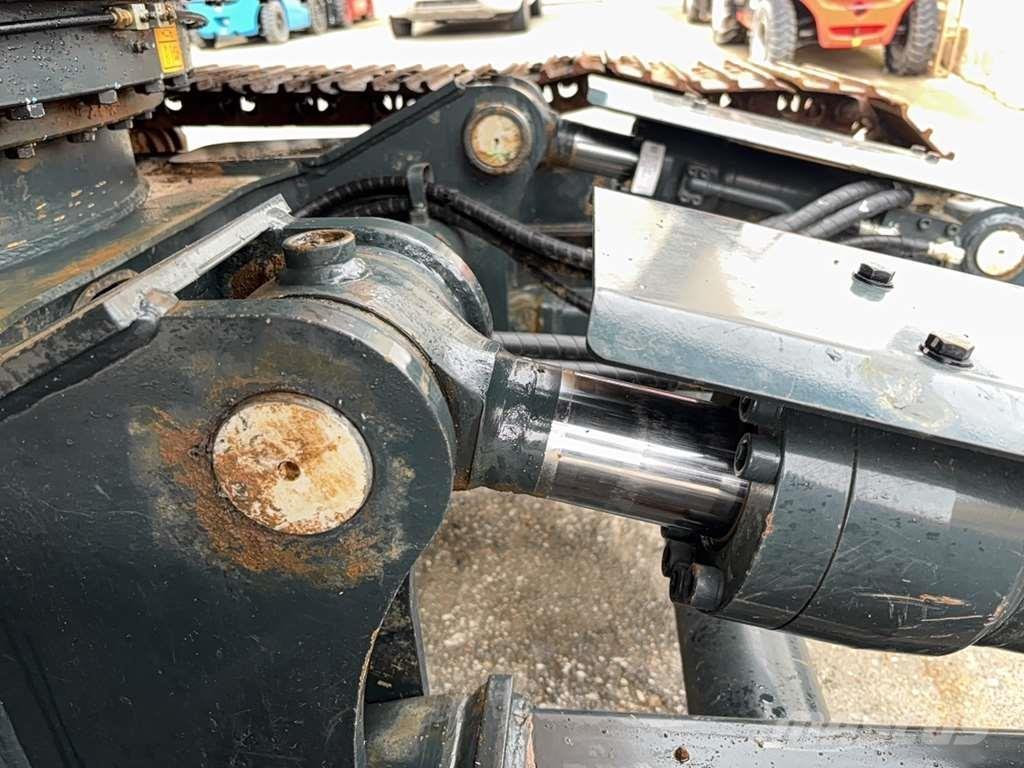 Hyundai HC130ALCR Спеціальні екскаватори