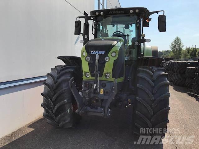 CLAAS AXION 810 Трактори