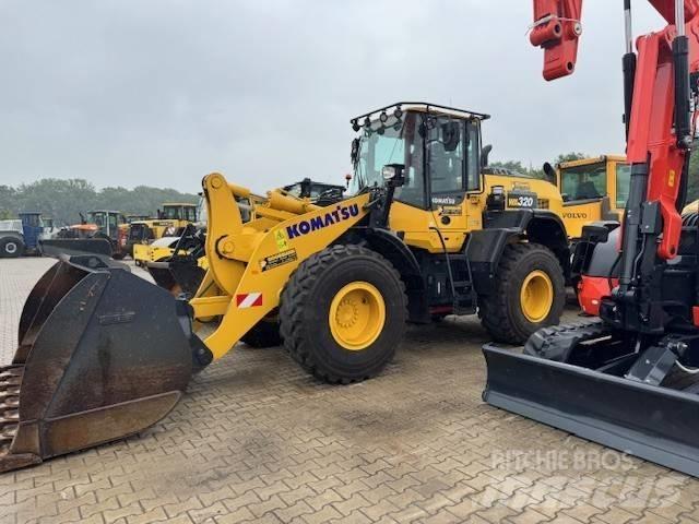 Komatsu WA 320 Фронтальні навантажувачі