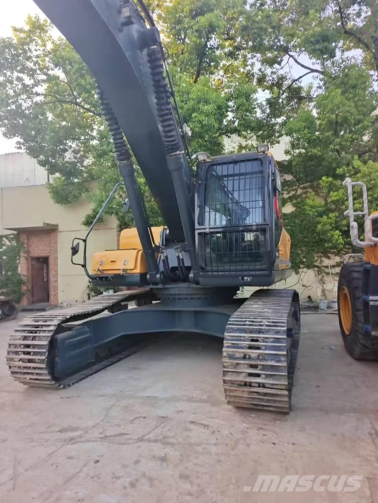 Hyundai 305 LC-9T Гусеничні екскаватори