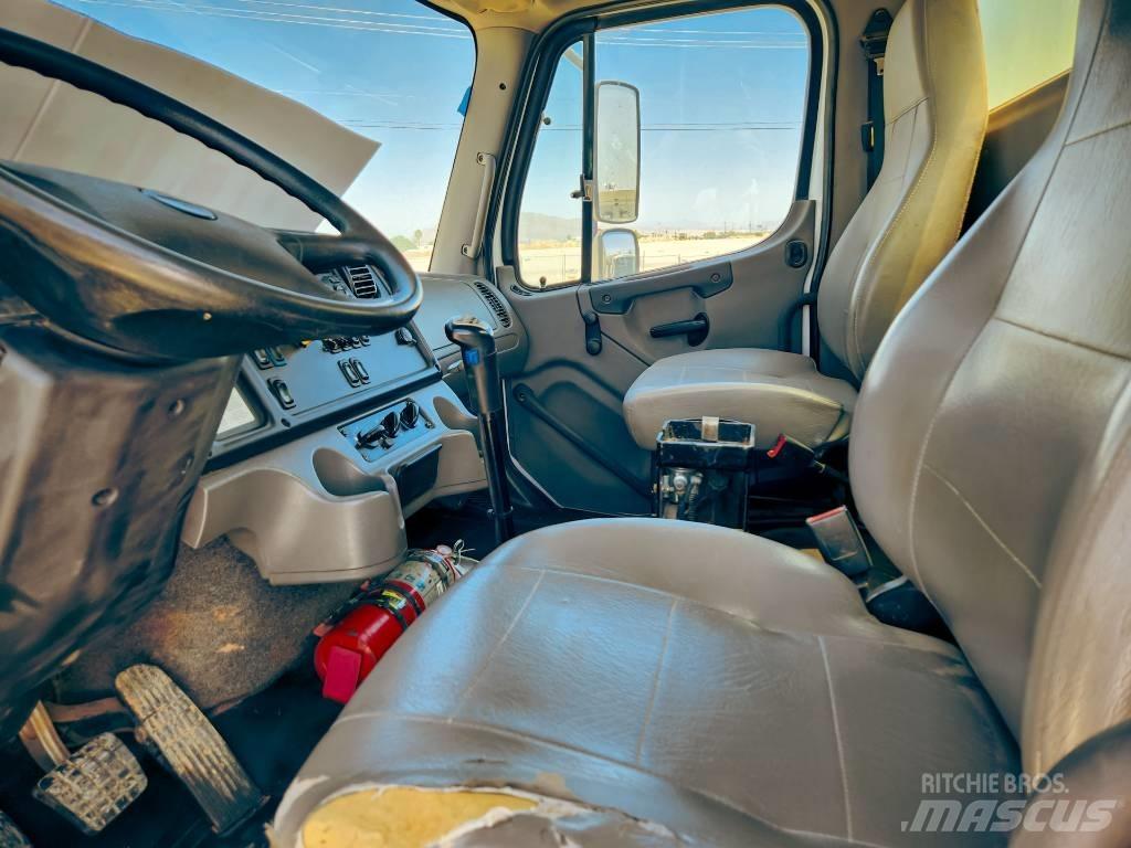 Freightliner 108 SD Поливальні машини
