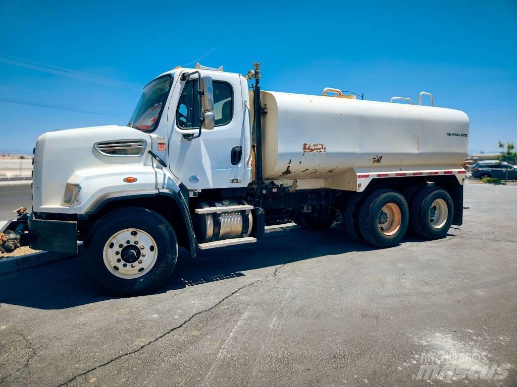 Freightliner 108 SD Поливальні машини