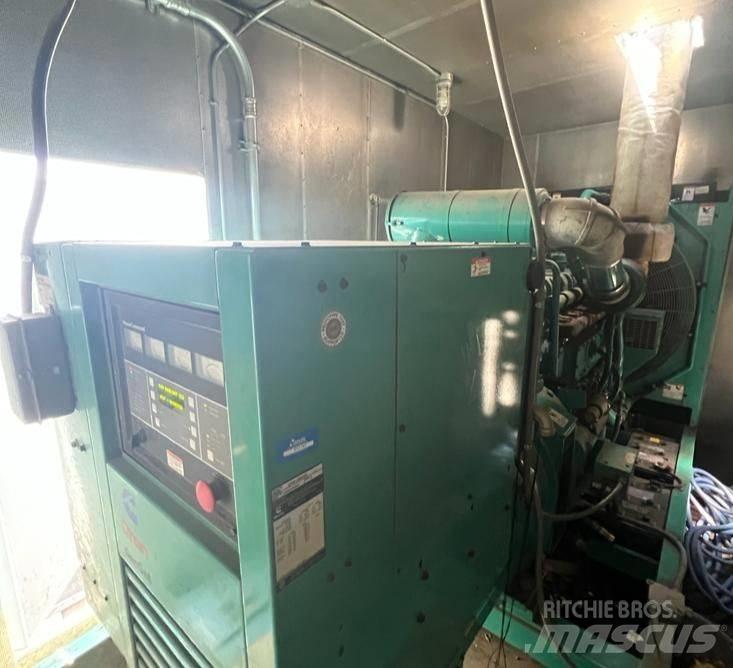 Cummins KTA19 Дизельні генератори