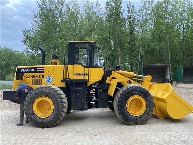 Komatsu WA380-3 Екскаватори-навантажувачі