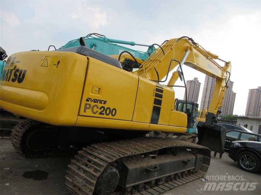 Komatsu PC 200-6 Гусеничні екскаватори