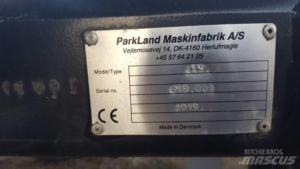 Parkland 443 Тюкові прес-підбирачі