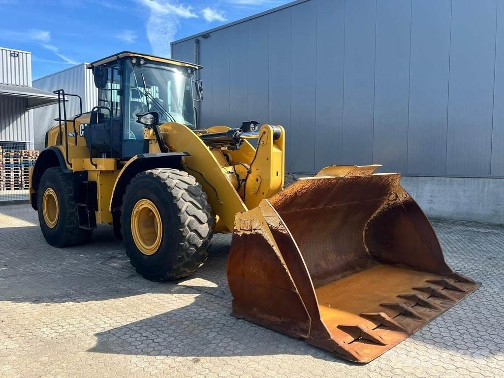 CAT 962M Фронтальні навантажувачі