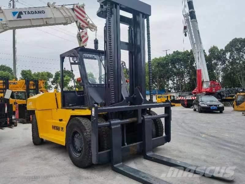 Komatsu FD 160 Дизельні навантажувачі