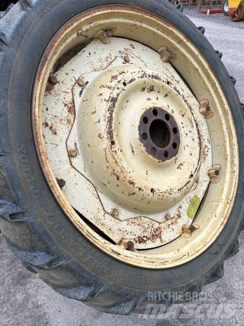 Dunlop 9.5R44 Колеса