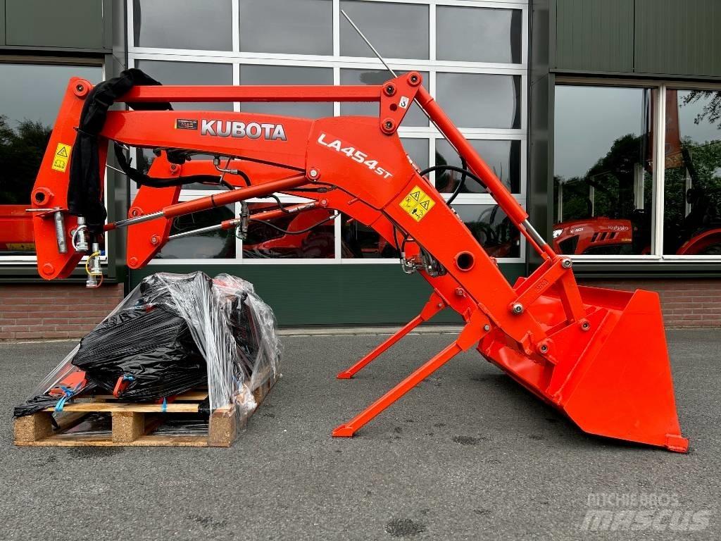 Kubota LA454ST Компактні навісні знаряддя