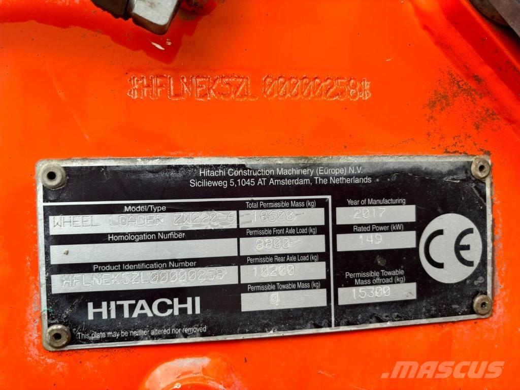 Hitachi ZW 220-6 Фронтальні навантажувачі