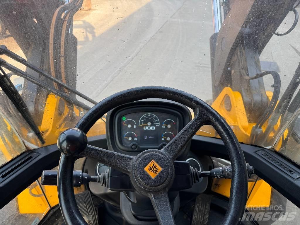 JCB 437 HT Agri Багатофункціональне обладнання для вантажних і землекопальних робіт