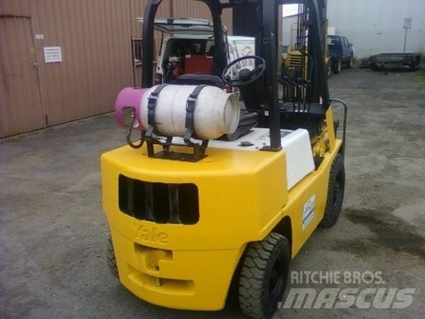 Yale 2.5 Tonne Газові навантажувачі