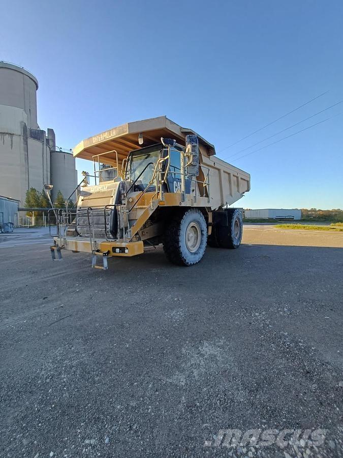 CAT 775F Кар`єрні самоскиди