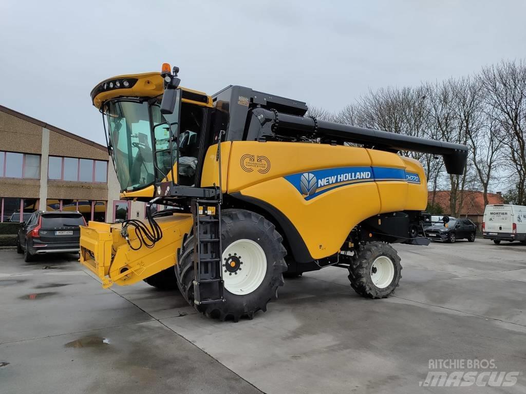 New Holland CH7.70 Зернозбиральні комбайни
