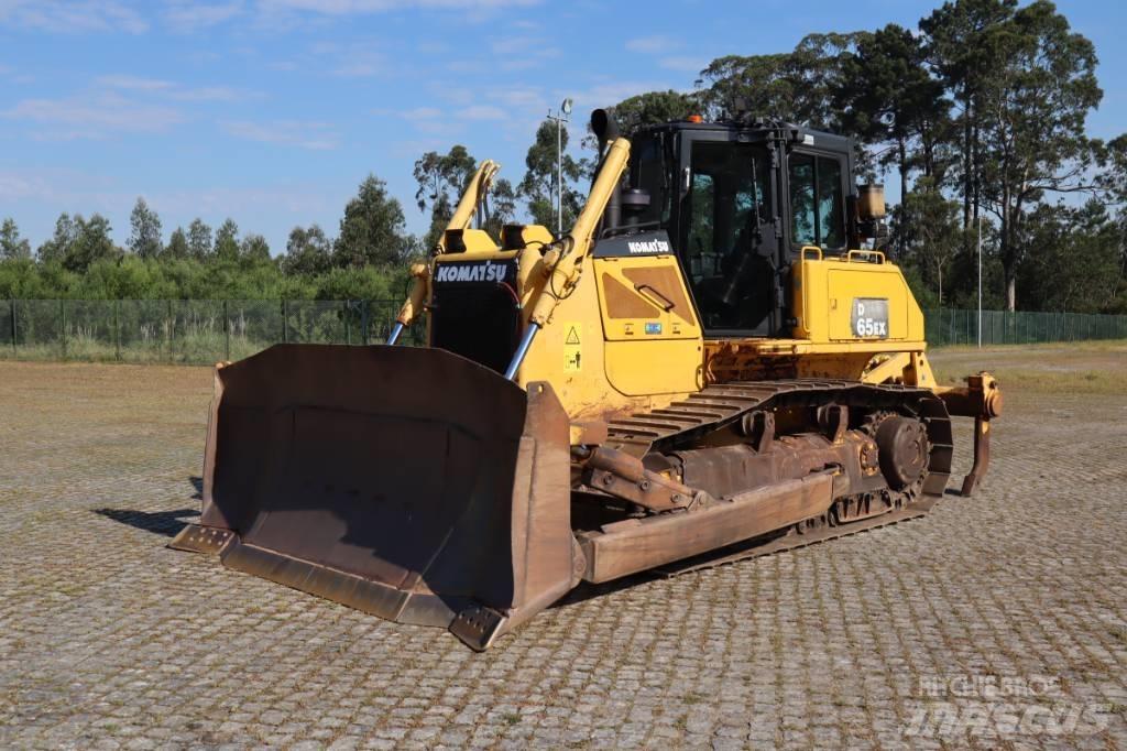 Komatsu D65EX-16 Гусеничні бульдозери