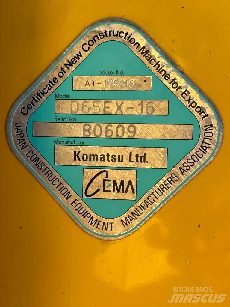Komatsu D65EX-16 Гусеничні бульдозери