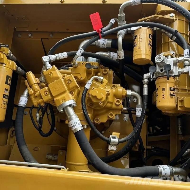 CAT 330 D Гусеничні екскаватори