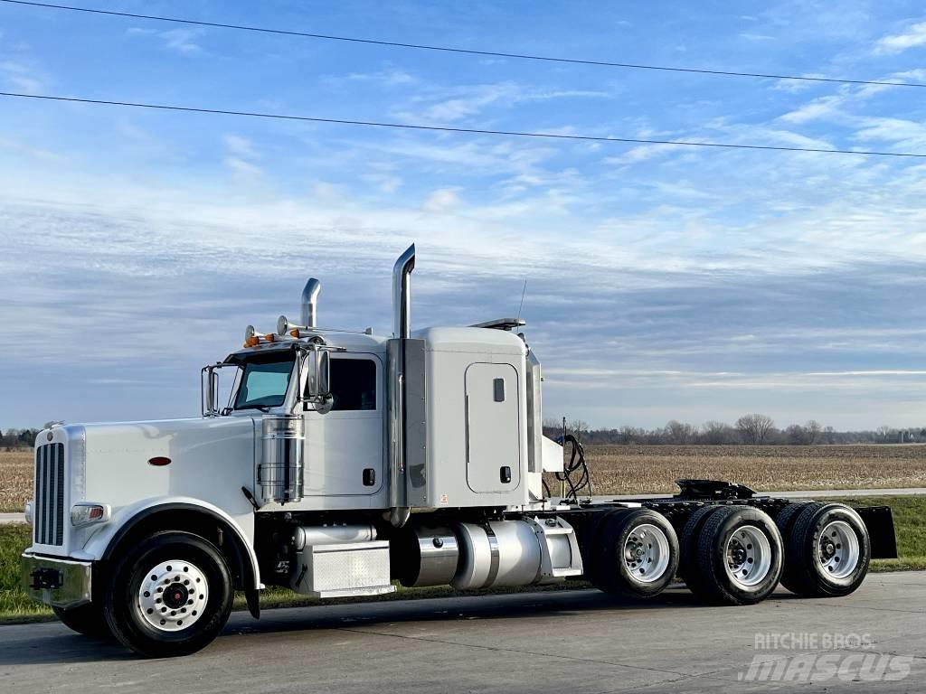 Peterbilt 388 Тягачі