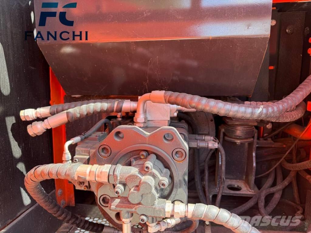 Doosan DX 225 Гусеничні екскаватори