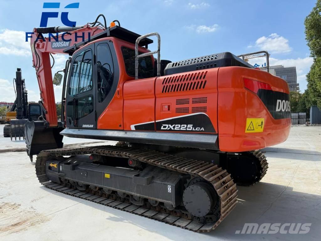 Doosan DX 225 Гусеничні екскаватори