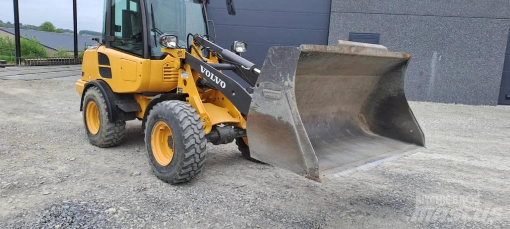 Volvo L 25 F Фронтальні навантажувачі