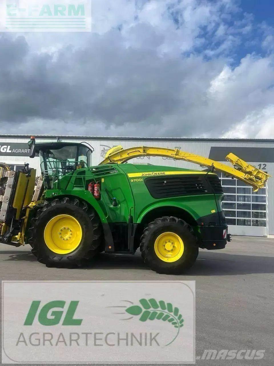 John Deere 9700 i Кормозбиральні комбайни