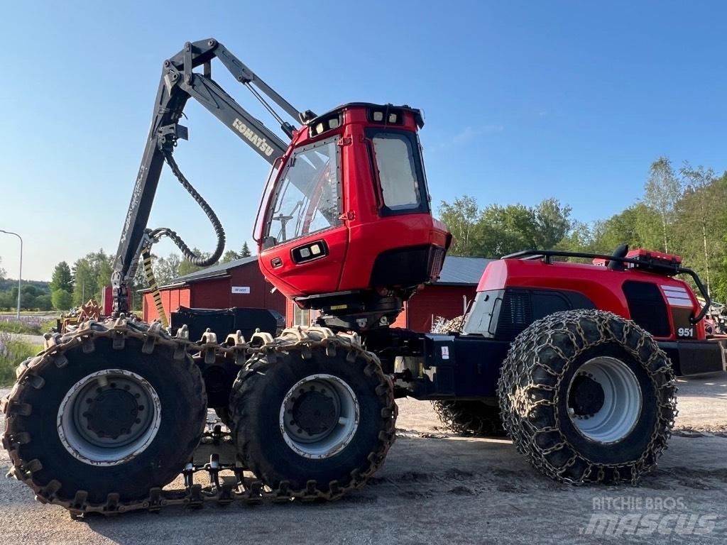 Komatsu 951 Харвестери