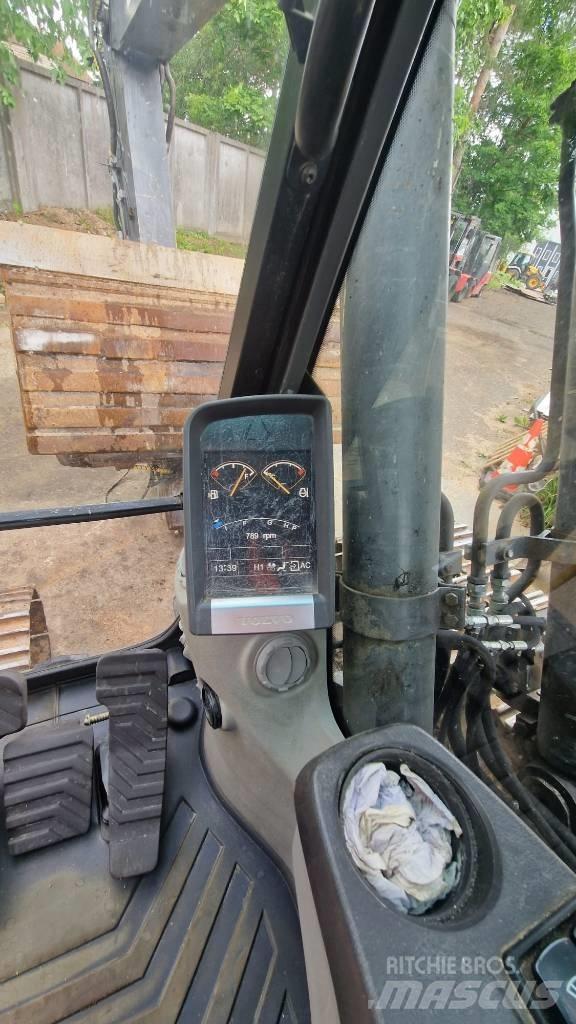 Volvo EC180CL Гусеничні екскаватори