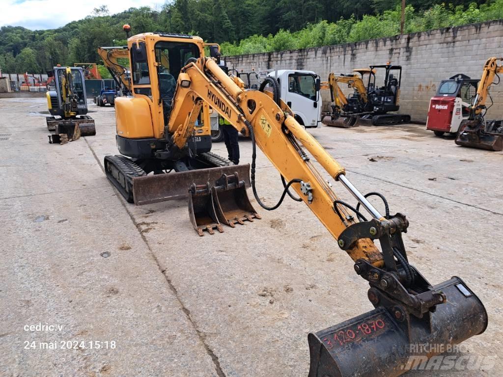 Hyundai R35Z-9 Міні-екскаватори < 7т