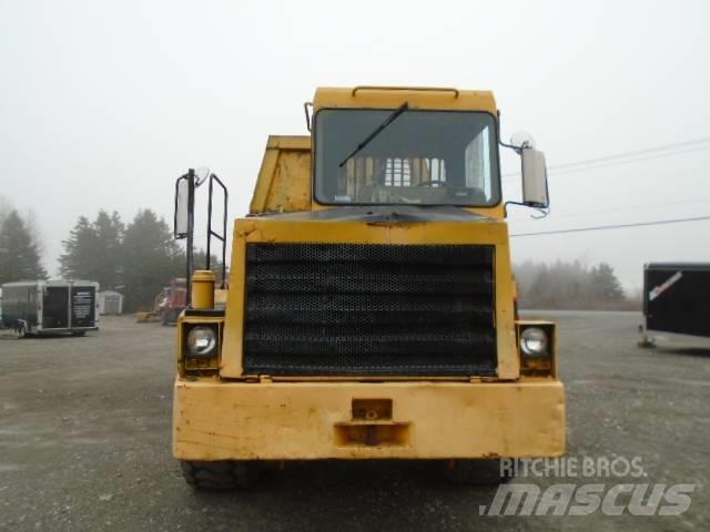 CAT D 250 D Зчленовані самоскиди