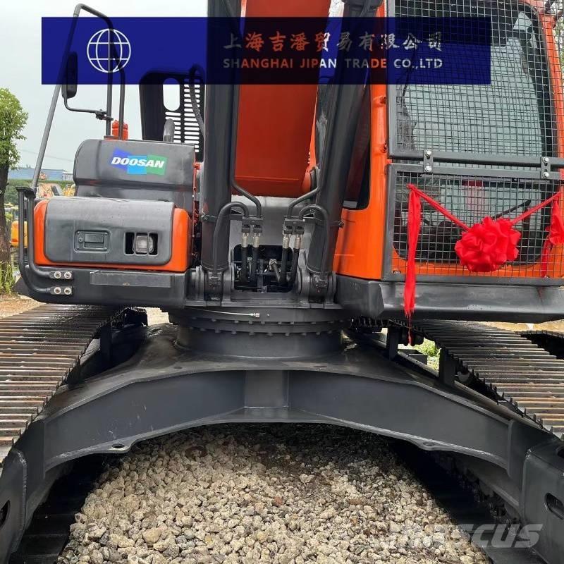 Doosan DX 225 Гусеничні екскаватори