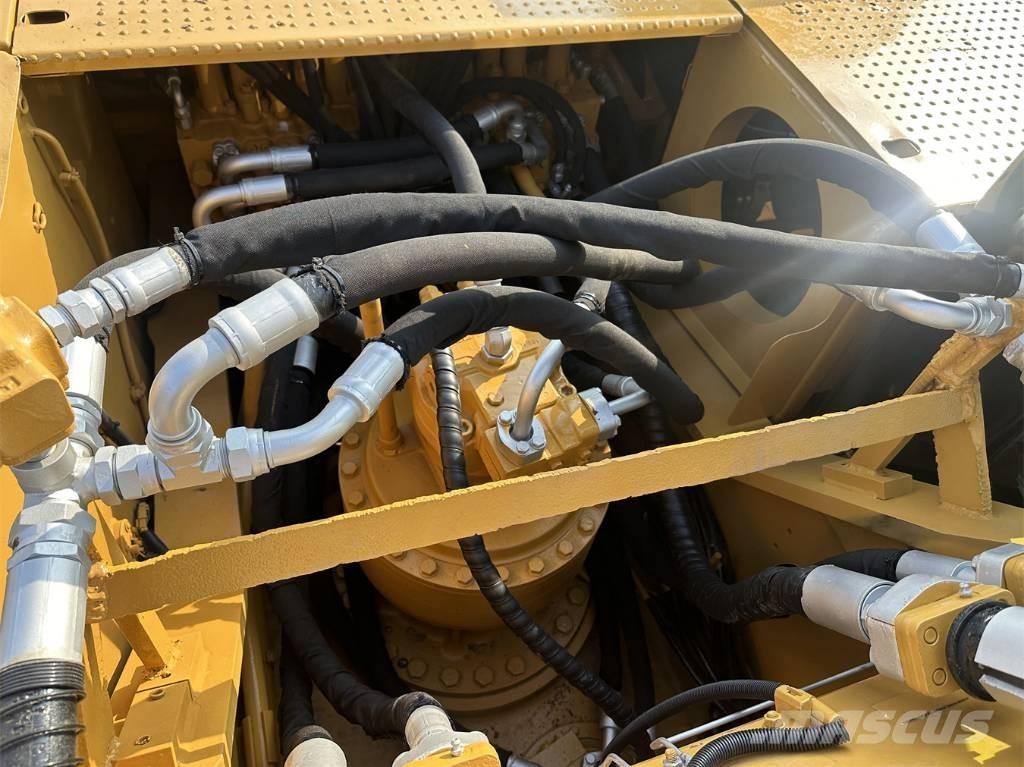 CAT 330 D Гусеничні екскаватори