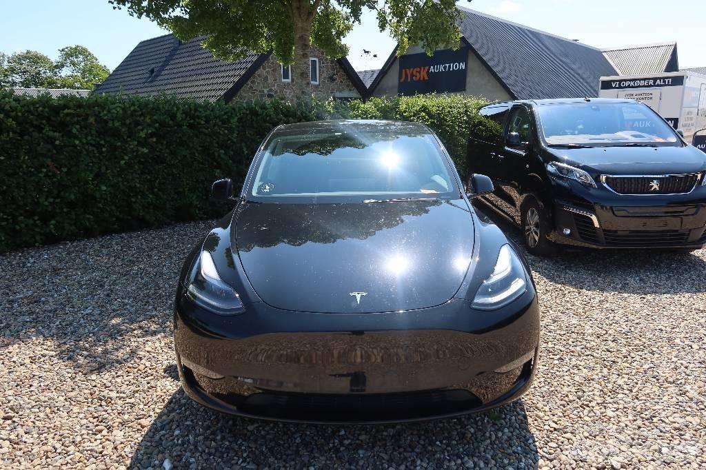 Tesla Model Y Автомобілі