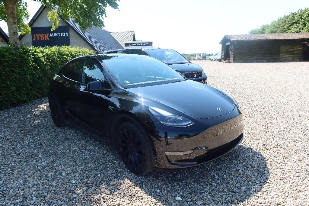 Tesla Model Y Автомобілі