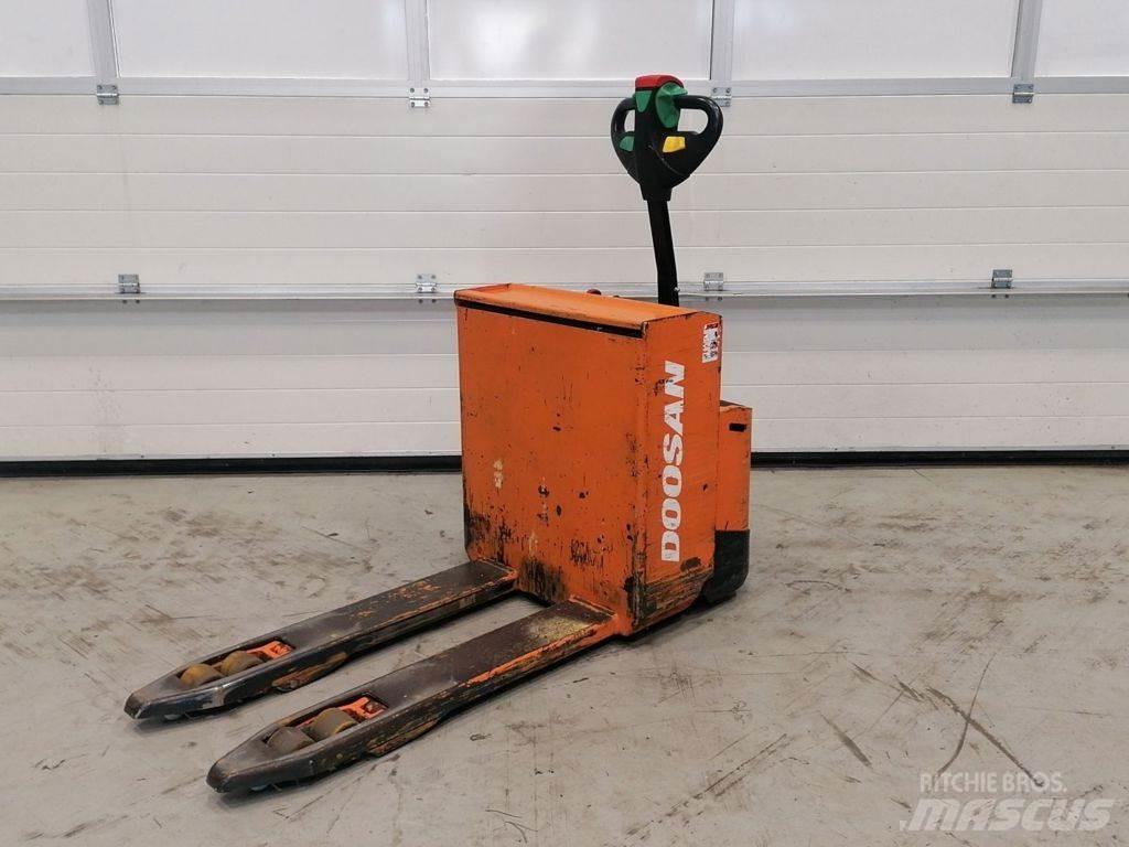 Doosan LEDH20M Штабелери