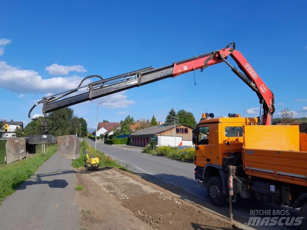 Fassi 130 Крани вантажників