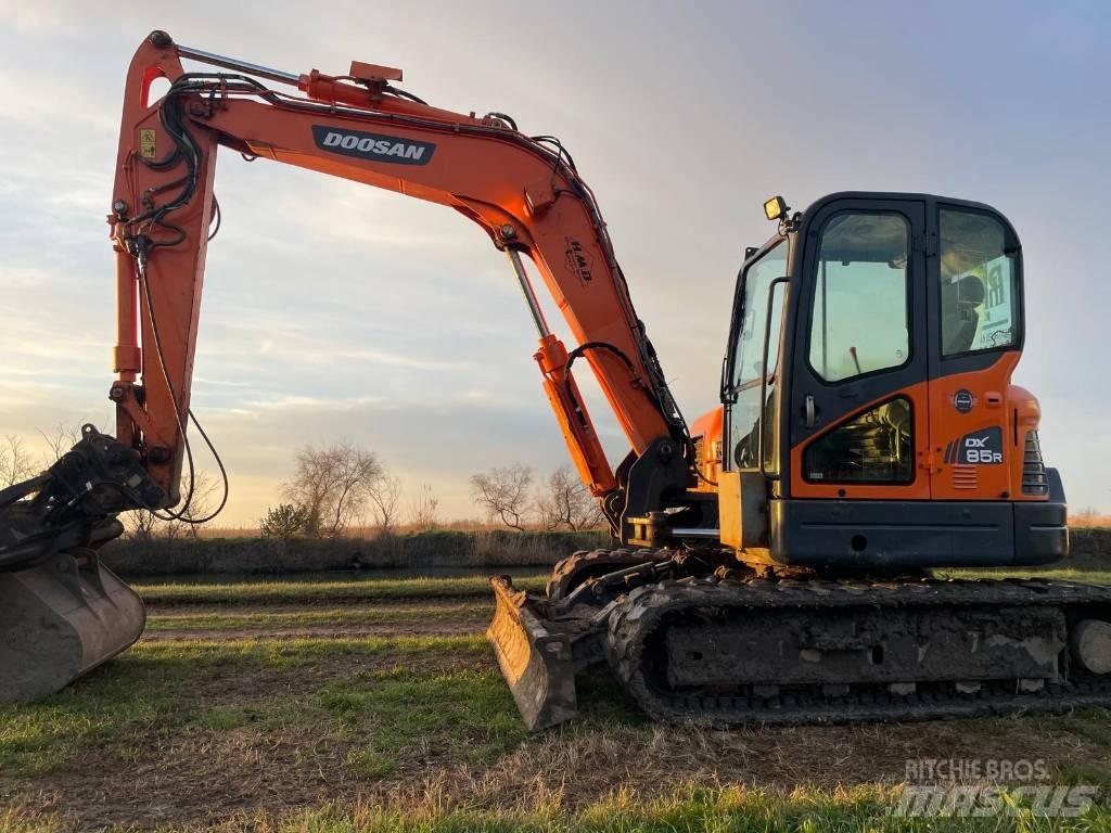 Doosan DX 85 R-3 Середні екскаватори 7т. - 12т.