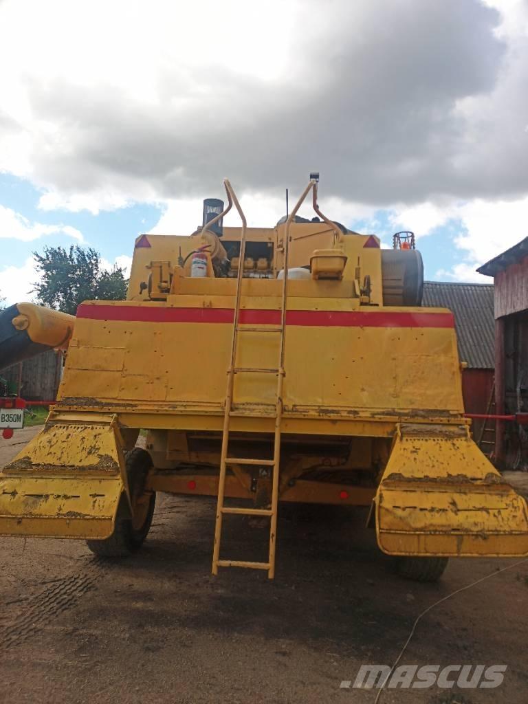 New Holland TF 46 Зернозбиральні комбайни